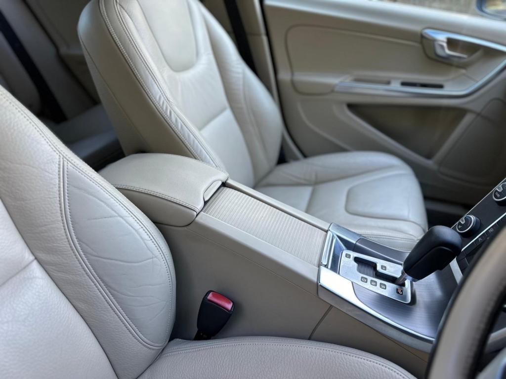 VOLVO S60 2.0 D3 SE Lux Geartronic Euro 5 4dr 2010