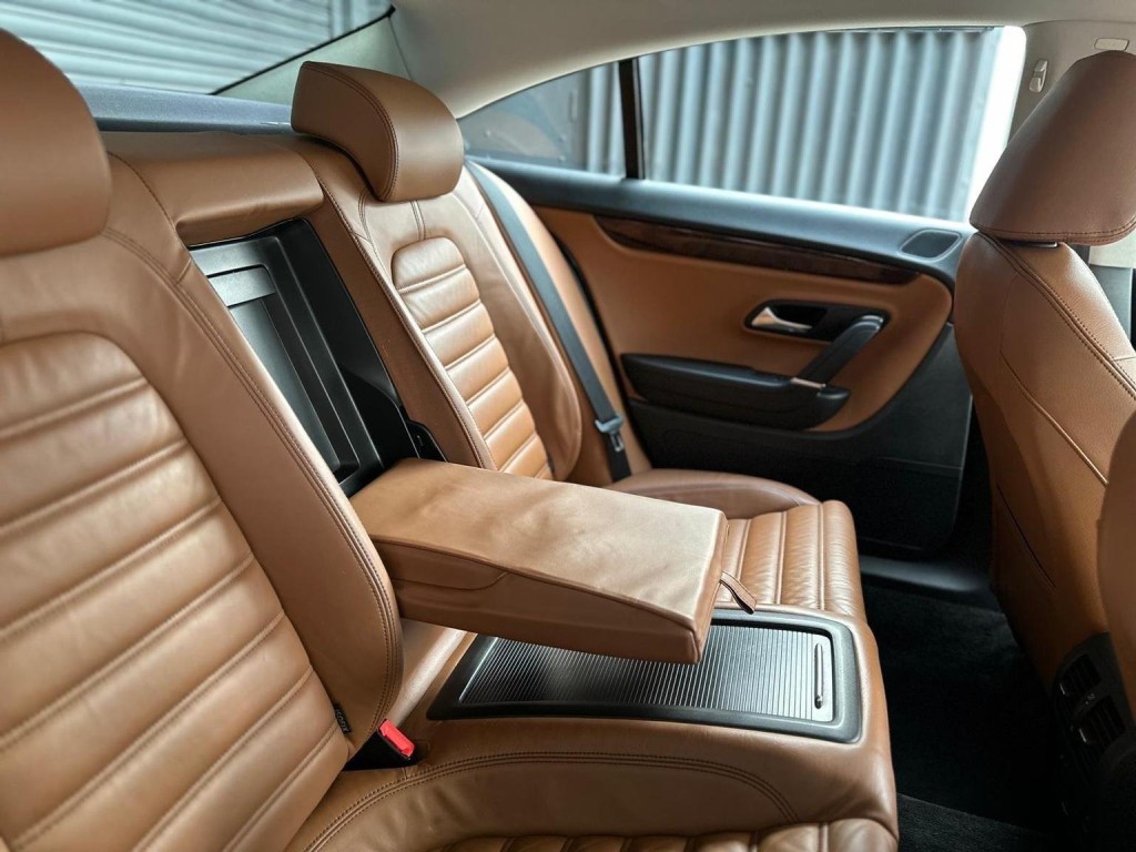 VOLKSWAGEN CC 2.0 TDI DSG Euro 5 4dr (4 Seat) 2010