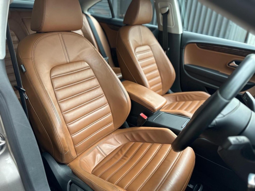 VOLKSWAGEN CC 2.0 TDI DSG Euro 5 4dr (4 Seat) 2010