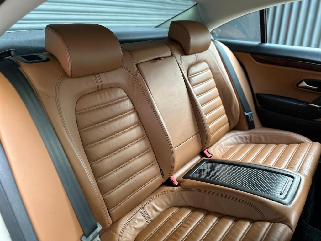 VOLKSWAGEN CC 2.0 TDI DSG Euro 5 4dr (4 Seat) 2010