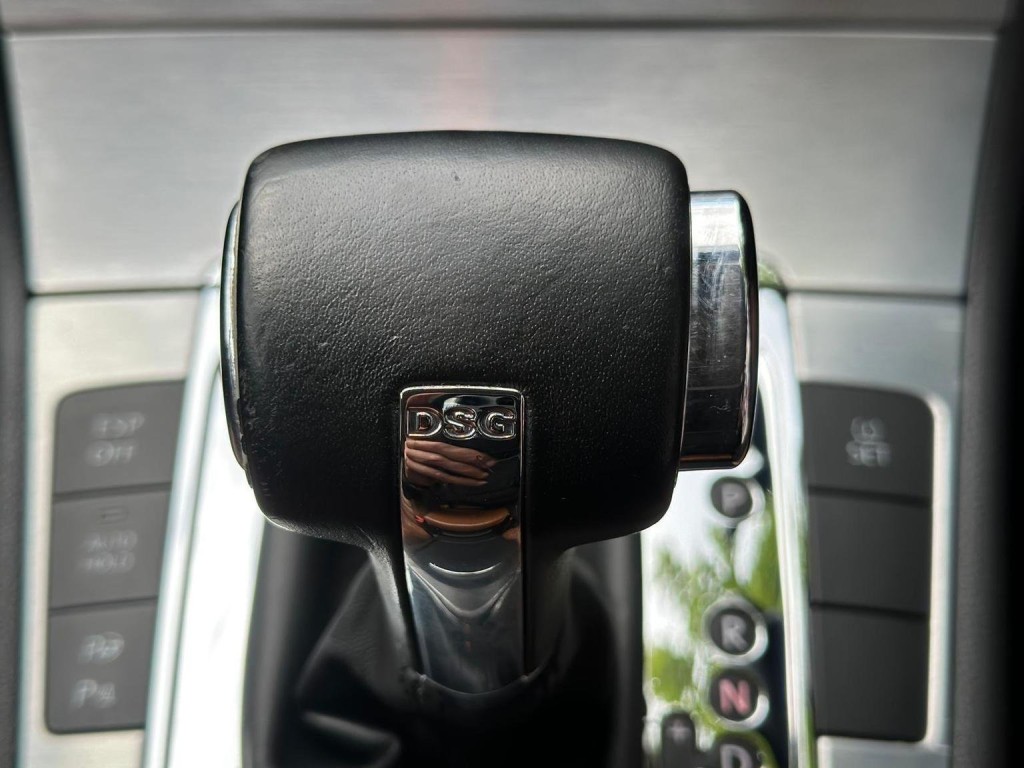 VOLKSWAGEN CC 2.0 TDI DSG Euro 5 4dr (4 Seat) 2010