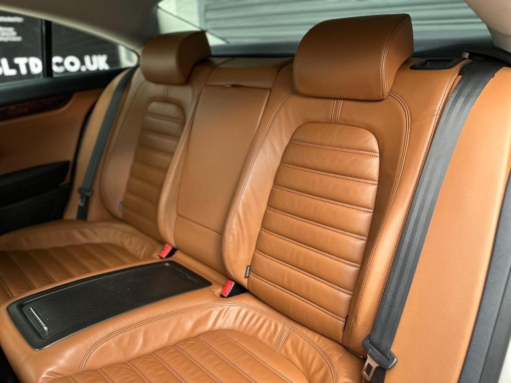 VOLKSWAGEN CC 2.0 TDI DSG Euro 5 4dr (4 Seat) 2010