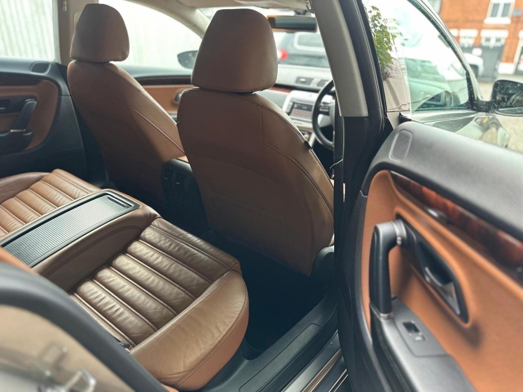 VOLKSWAGEN CC 2.0 TDI DSG Euro 5 4dr (4 Seat) 2010