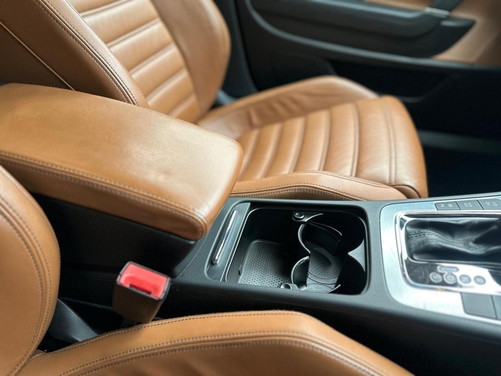 VOLKSWAGEN CC 2.0 TDI DSG Euro 5 4dr (4 Seat) 2010