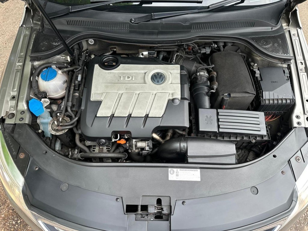 VOLKSWAGEN CC 2.0 TDI DSG Euro 5 4dr (4 Seat) 2010