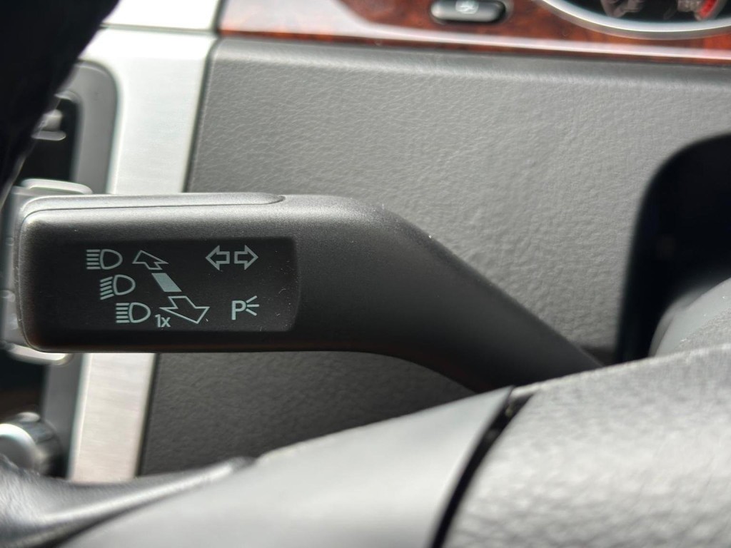 VOLKSWAGEN CC 2.0 TDI DSG Euro 5 4dr (4 Seat) 2010