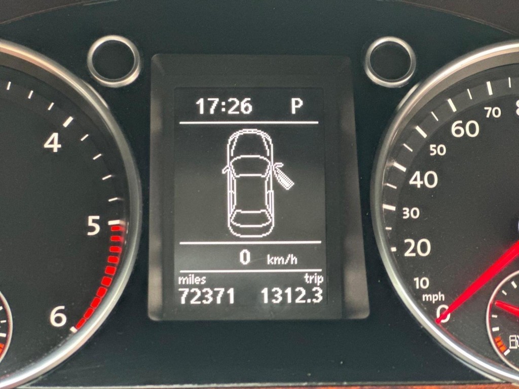 VOLKSWAGEN CC 2.0 TDI DSG Euro 5 4dr (4 Seat) 2010