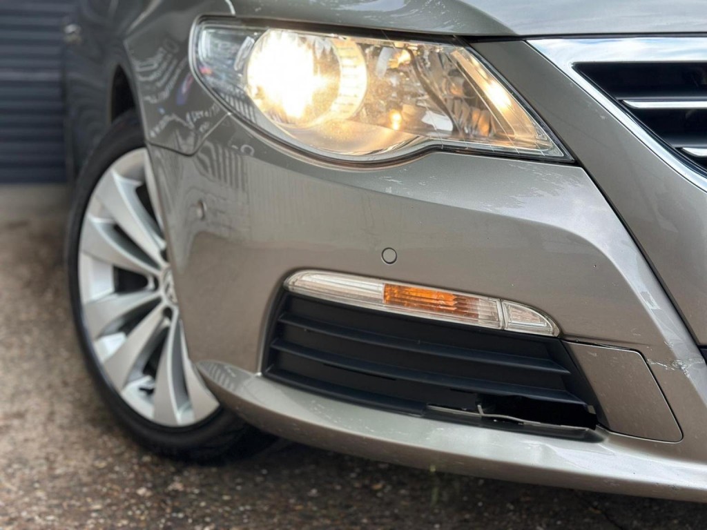 VOLKSWAGEN CC 2.0 TDI DSG Euro 5 4dr (4 Seat) 2010