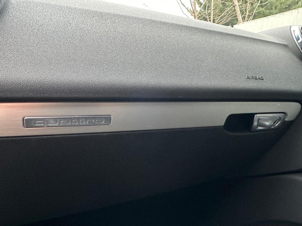 AUDI TT 2.0 TDI Black Edition quattro Euro 5 3dr 2011