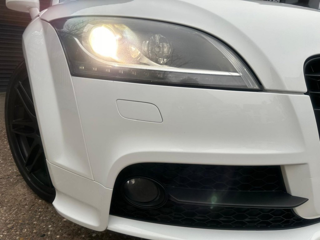 AUDI TT 2.0 TDI Black Edition quattro Euro 5 3dr 2011