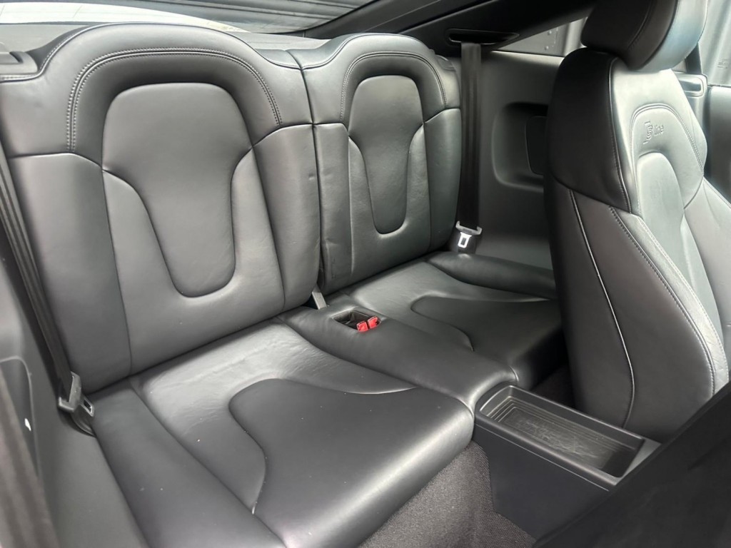 AUDI TT 2.0 TDI Black Edition quattro Euro 5 3dr 2011