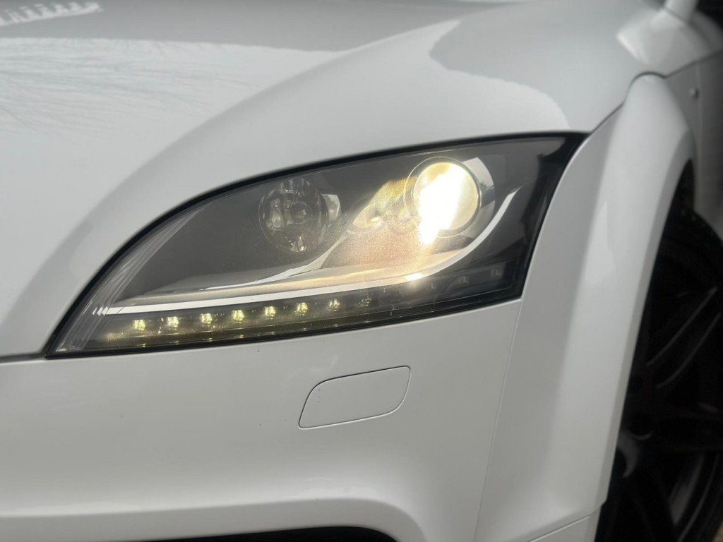 AUDI TT 2.0 TDI Black Edition quattro Euro 5 3dr 2011