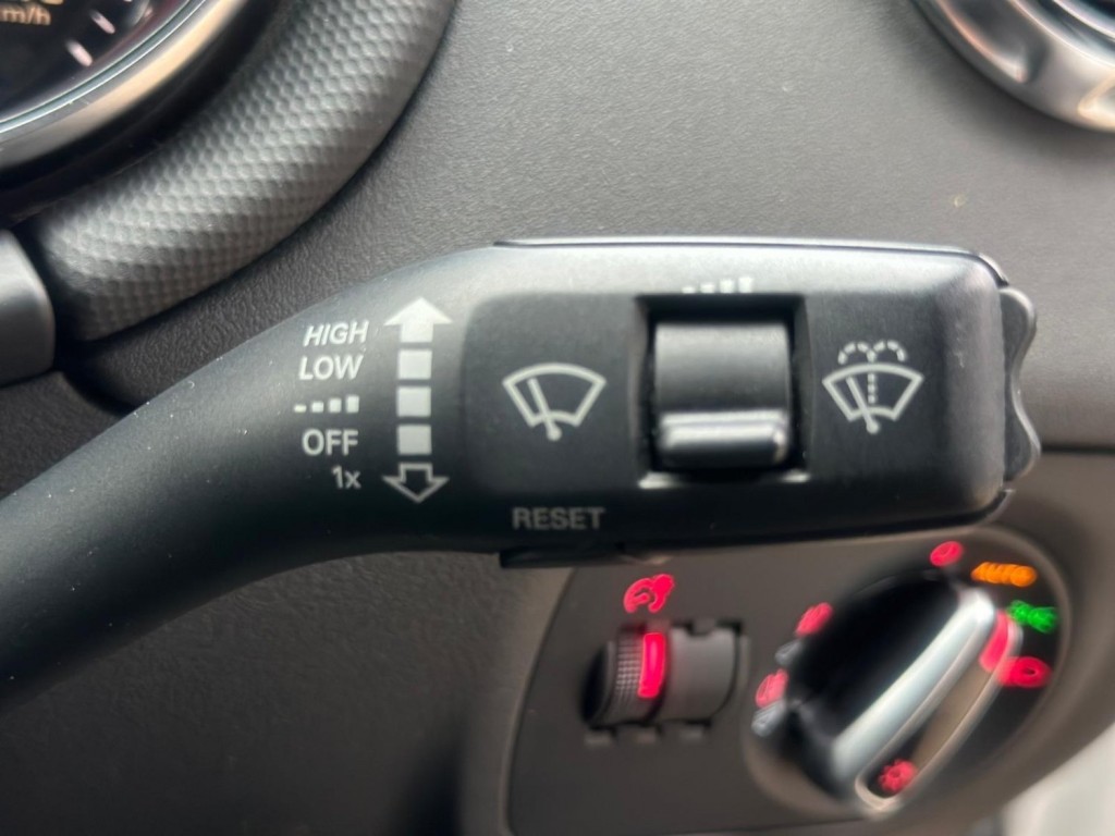 AUDI TT 2.0 TDI Black Edition quattro Euro 5 3dr 2011