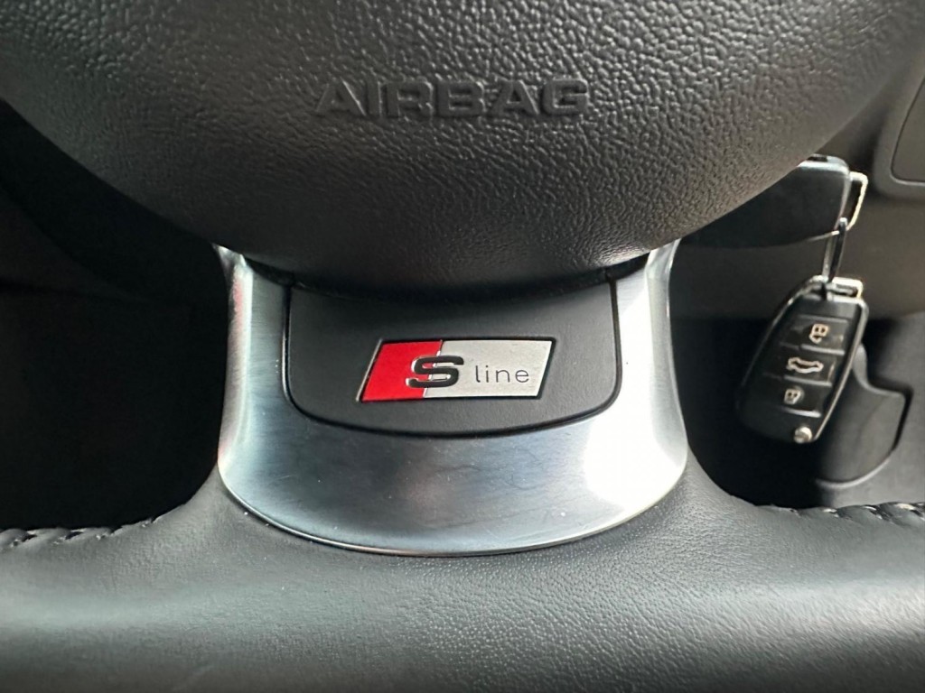 AUDI TT 2.0 TDI Black Edition quattro Euro 5 3dr 2011