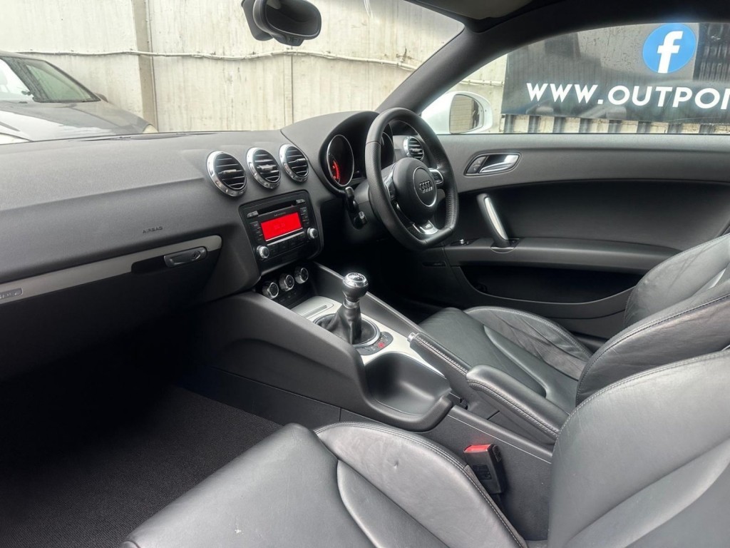 AUDI TT 2.0 TDI Black Edition quattro Euro 5 3dr 2011