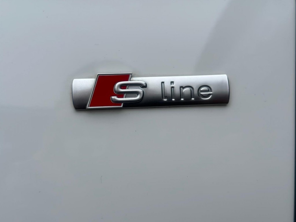 AUDI TT 2.0 TDI Black Edition quattro Euro 5 3dr 2011