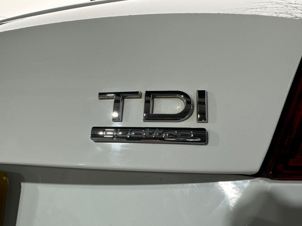 AUDI TT 2.0 TDI Black Edition quattro Euro 5 3dr 2011