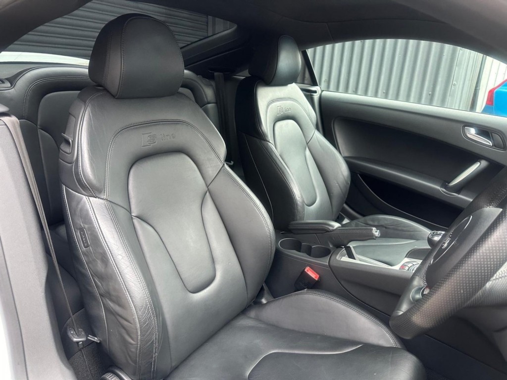 AUDI TT 2.0 TDI Black Edition quattro Euro 5 3dr 2011