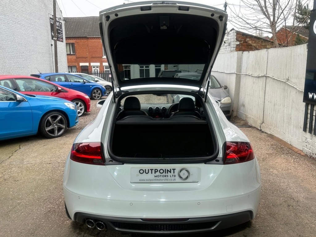 AUDI TT 2.0 TDI Black Edition quattro Euro 5 3dr 2011