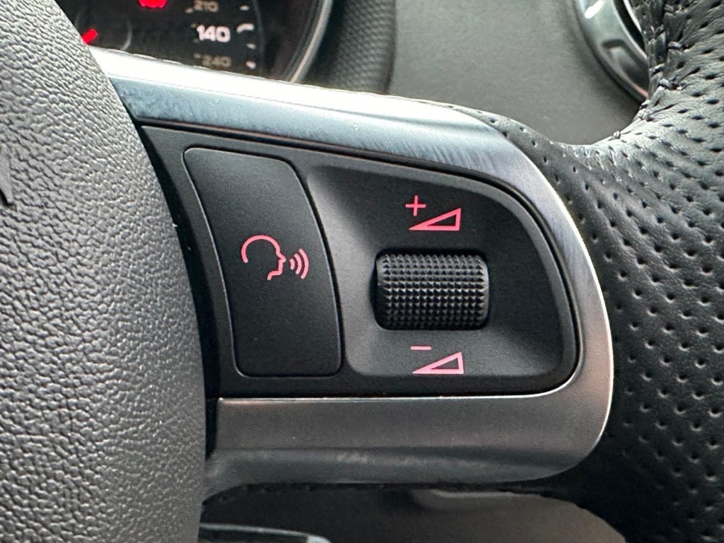 AUDI TT 2.0 TDI Black Edition quattro Euro 5 3dr 2011