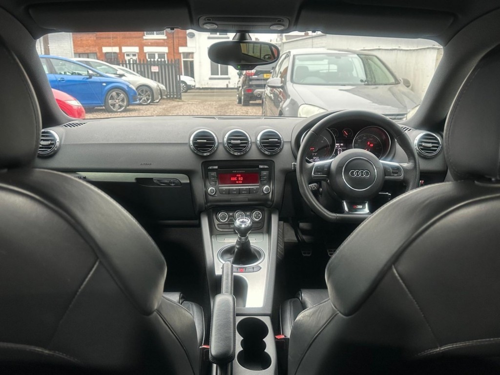 AUDI TT 2.0 TDI Black Edition quattro Euro 5 3dr 2011