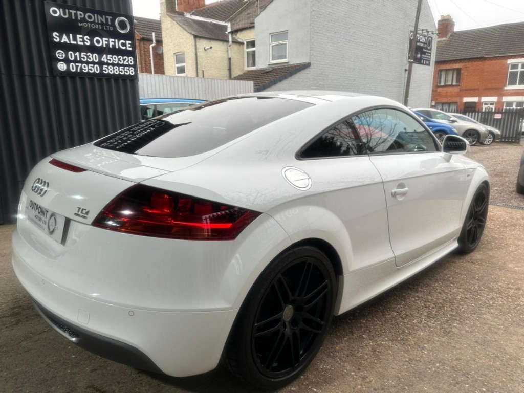 AUDI TT 2.0 TDI Black Edition quattro Euro 5 3dr 2011