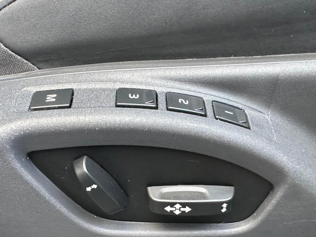 VOLVO V60 2.0 D4 R-Design Lux Nav Euro 5 (s/s) 5dr 2013