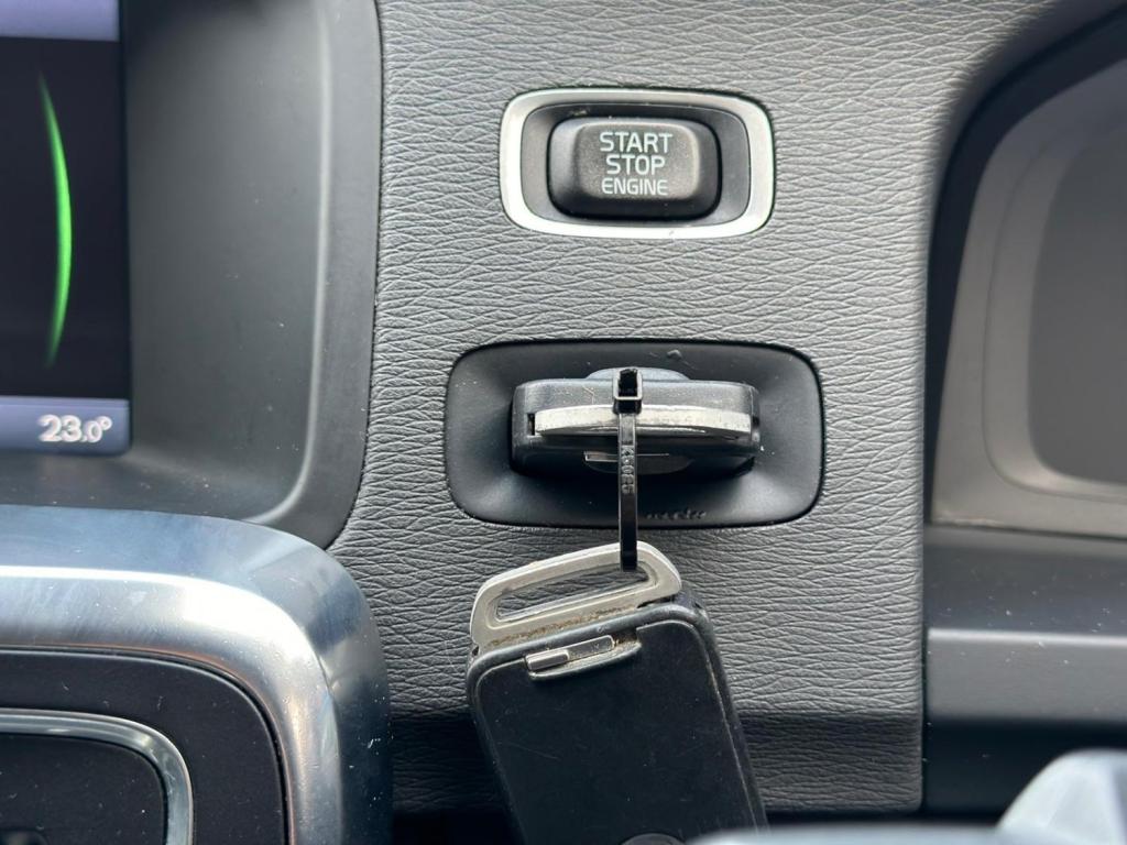 VOLVO V60 2.0 D4 R-Design Lux Nav Euro 5 (s/s) 5dr 2013