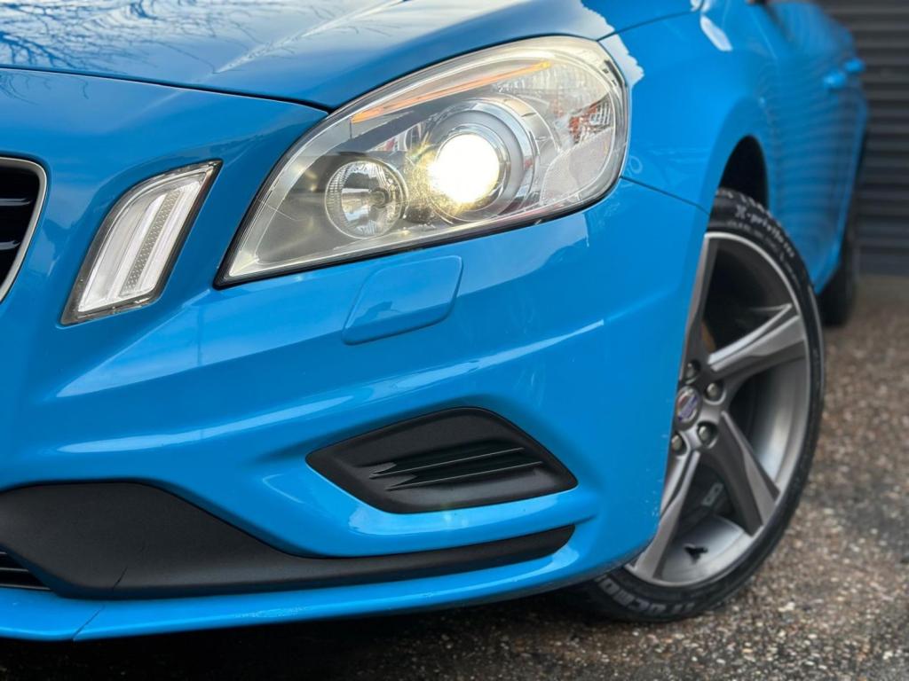 VOLVO V60 2.0 D4 R-Design Lux Nav Euro 5 (s/s) 5dr 2013