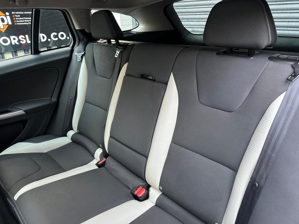 VOLVO V60 2.0 D4 R-Design Lux Nav Euro 5 (s/s) 5dr 2013