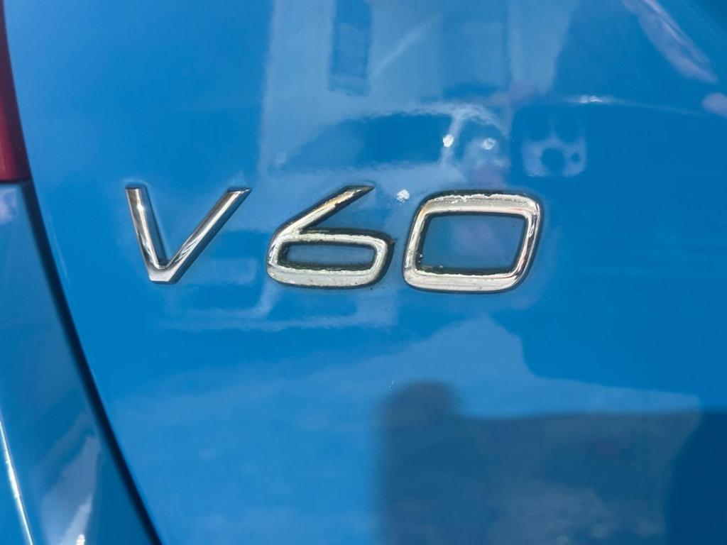 VOLVO V60 2.0 D4 R-Design Lux Nav Euro 5 (s/s) 5dr 2013