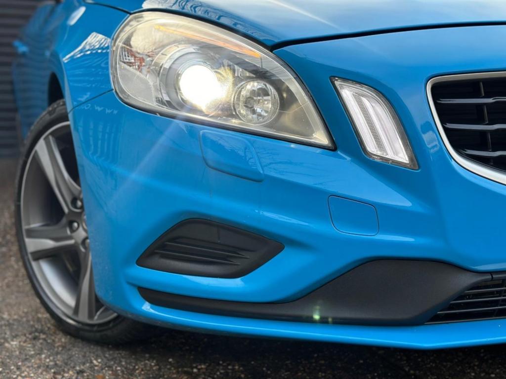 VOLVO V60 2.0 D4 R-Design Lux Nav Euro 5 (s/s) 5dr 2013