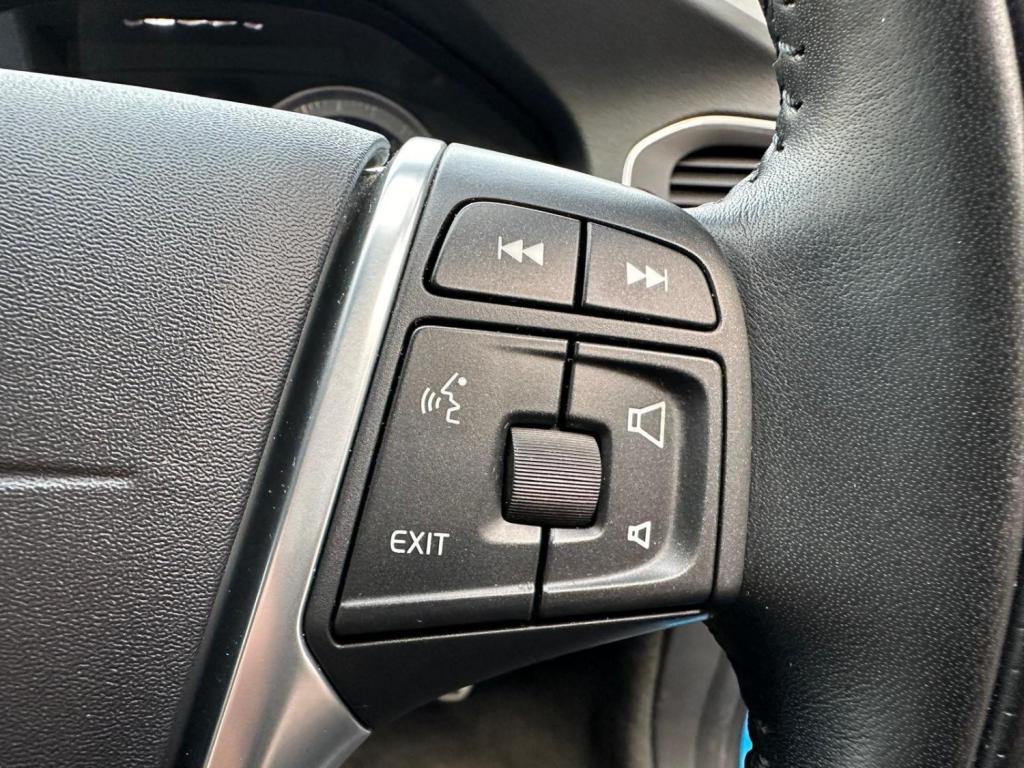 VOLVO V60 2.0 D4 R-Design Lux Nav Euro 5 (s/s) 5dr 2013