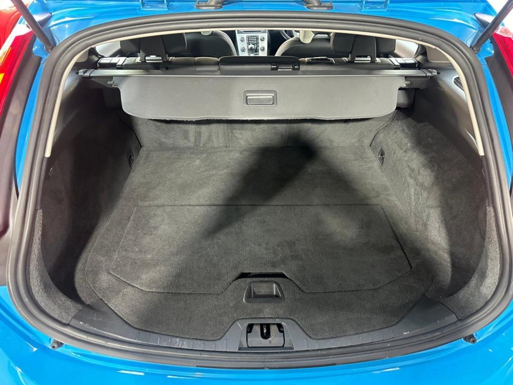 VOLVO V60 2.0 D4 R-Design Lux Nav Euro 5 (s/s) 5dr 2013