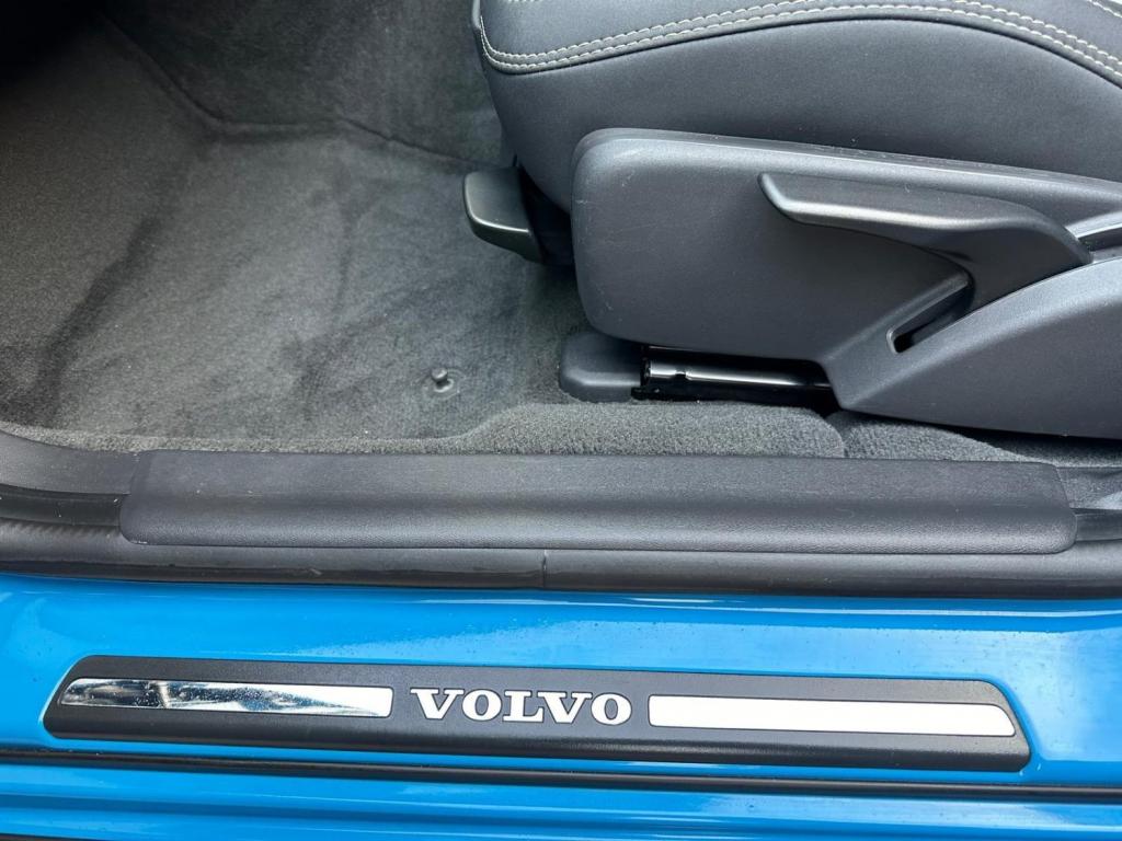 VOLVO V60 2.0 D4 R-Design Lux Nav Euro 5 (s/s) 5dr 2013