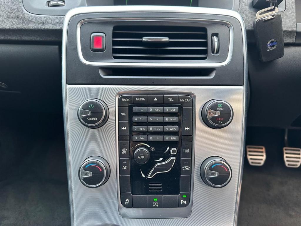 VOLVO V60 2.0 D4 R-Design Lux Nav Euro 5 (s/s) 5dr 2013