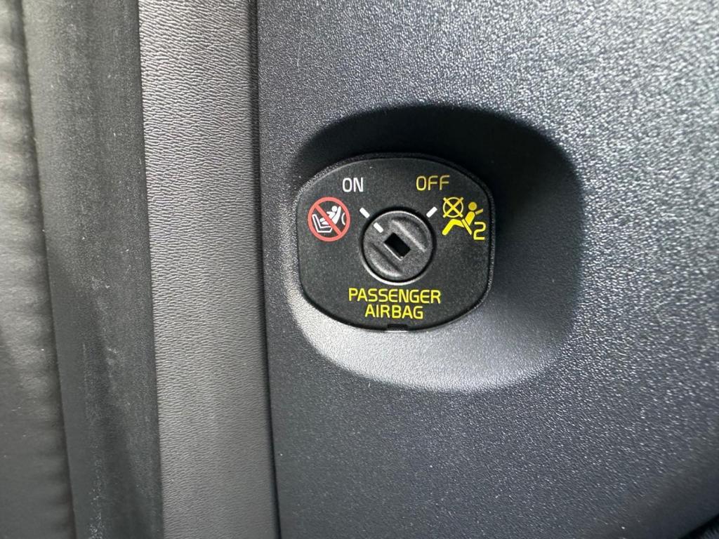 VOLVO V60 2.0 D4 R-Design Lux Nav Euro 5 (s/s) 5dr 2013