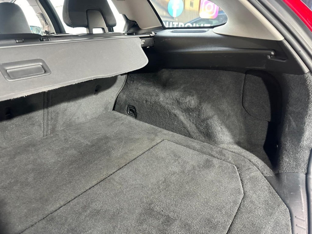 VOLVO V60 2.0 D4 R-Design Lux Nav Euro 5 (s/s) 5dr 2013