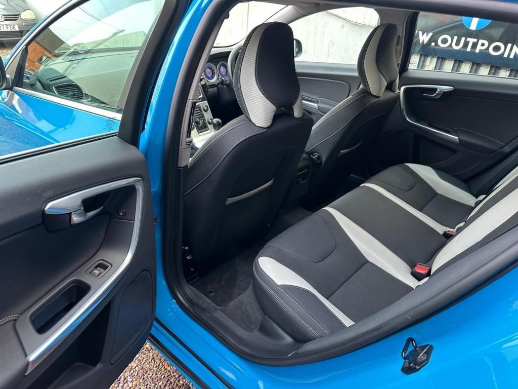 VOLVO V60 2.0 D4 R-Design Lux Nav Euro 5 (s/s) 5dr 2013