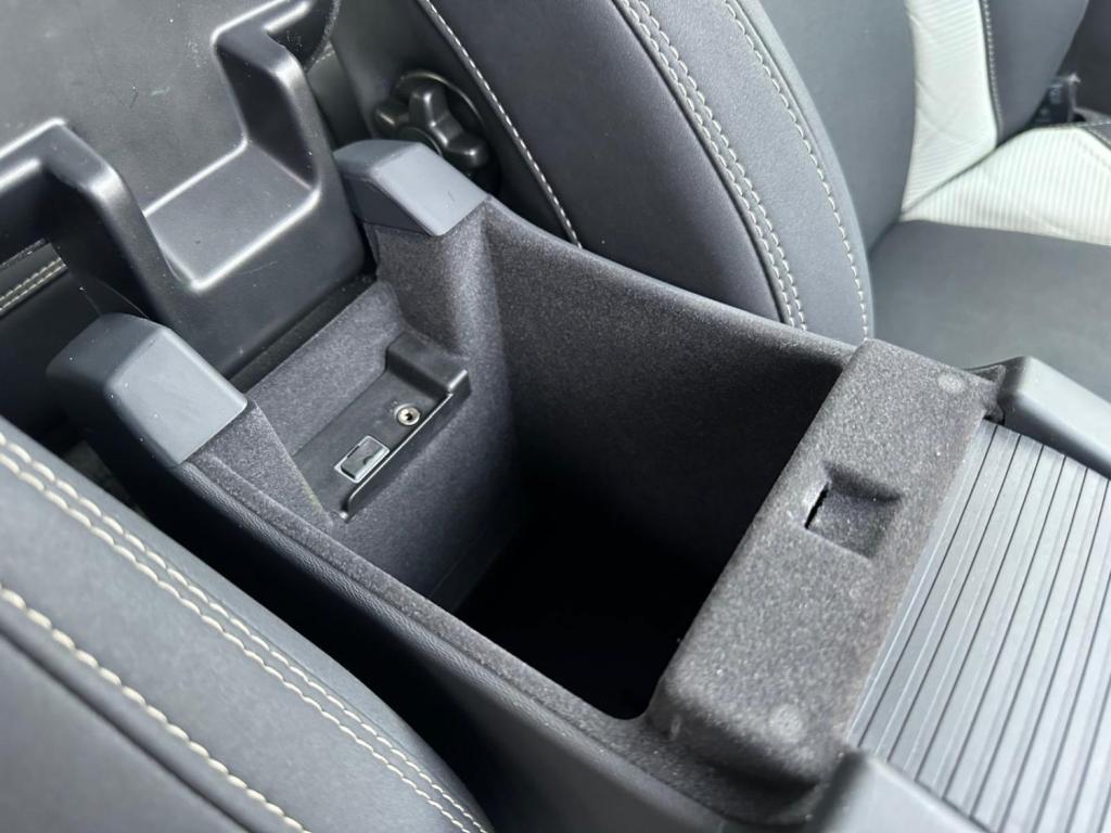 VOLVO V60 2.0 D4 R-Design Lux Nav Euro 5 (s/s) 5dr 2013