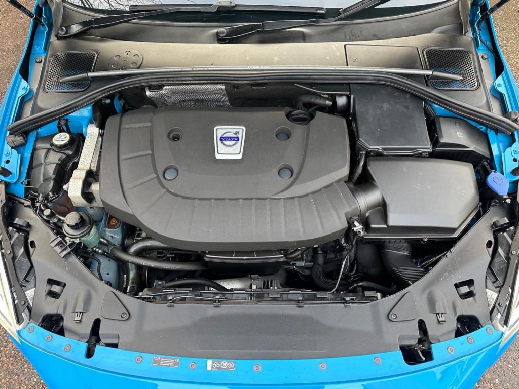 VOLVO V60 2.0 D4 R-Design Lux Nav Euro 5 (s/s) 5dr 2013