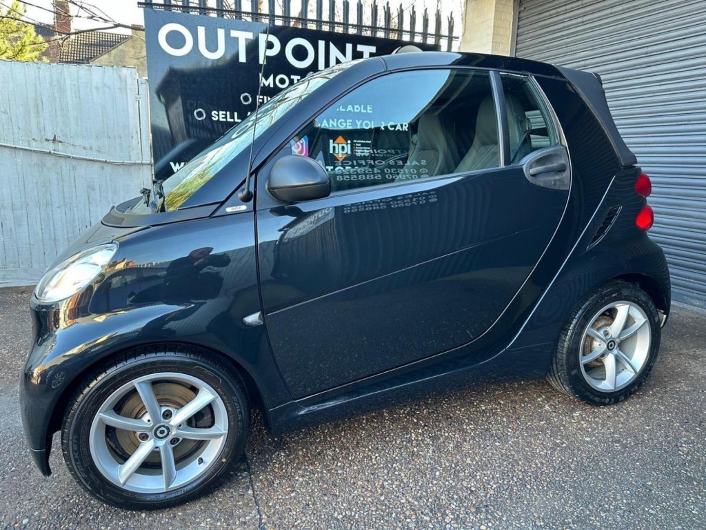 SMART FORTWO 0.8 CDI Pulse Cabriolet SoftTouch Euro 5 2dr 2011