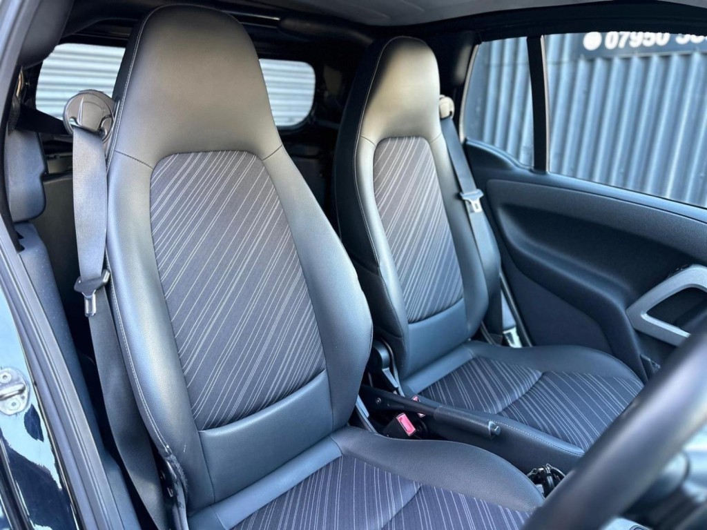 SMART FORTWO 0.8 CDI Pulse Cabriolet SoftTouch Euro 5 2dr 2011