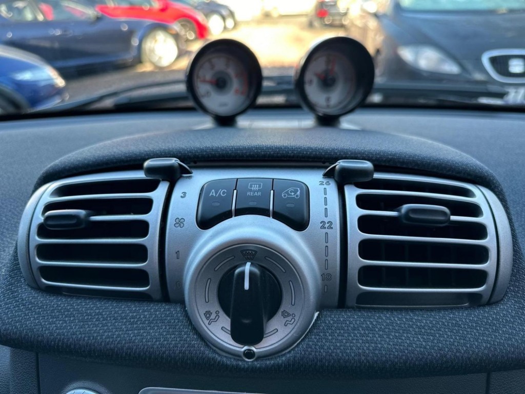 SMART FORTWO 0.8 CDI Pulse Cabriolet SoftTouch Euro 5 2dr 2011