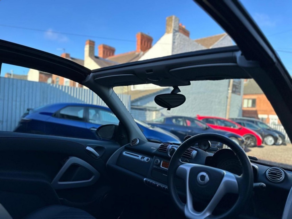 SMART FORTWO 0.8 CDI Pulse Cabriolet SoftTouch Euro 5 2dr 2011