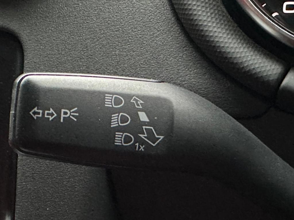 AUDI TT 2.0 TDI Black Edition quattro Euro 5 3dr 2013