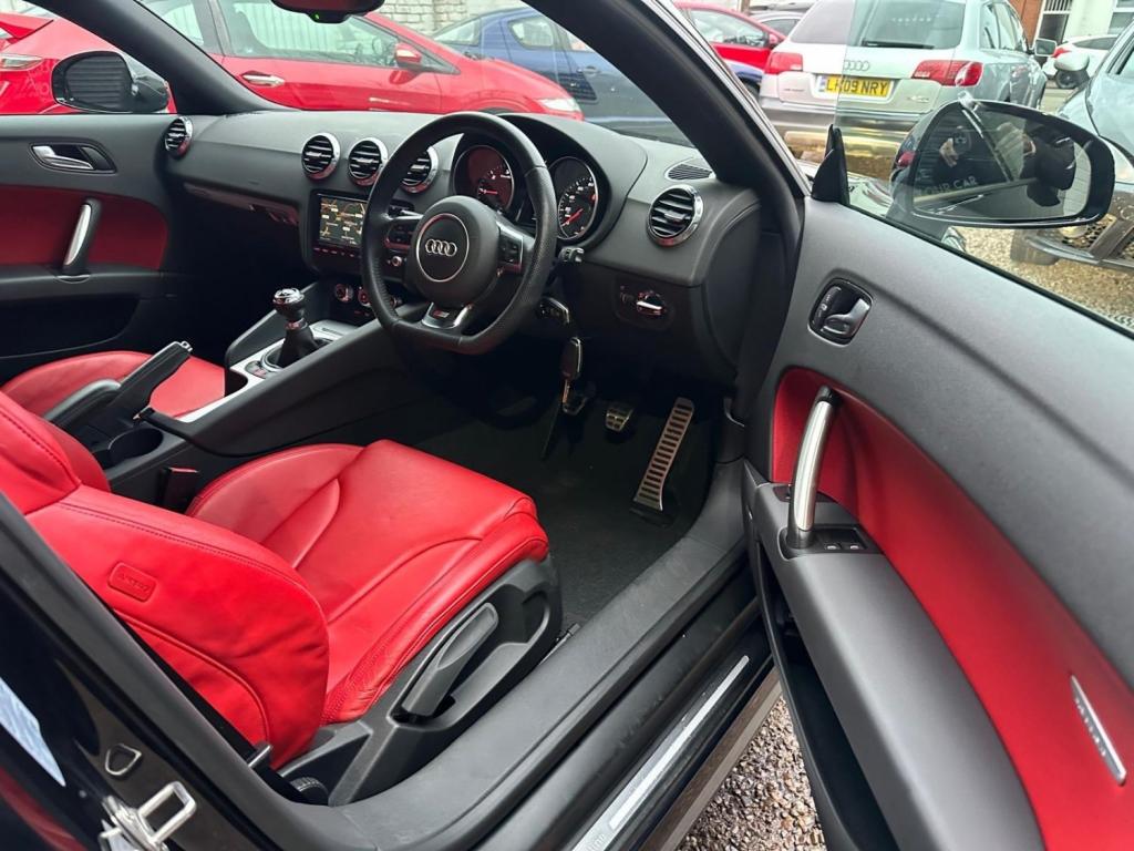 AUDI TT 2.0 TDI Black Edition quattro Euro 5 3dr 2013