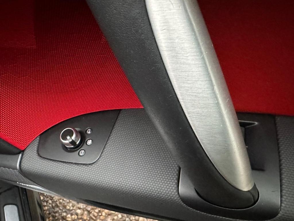 AUDI TT 2.0 TDI Black Edition quattro Euro 5 3dr 2013