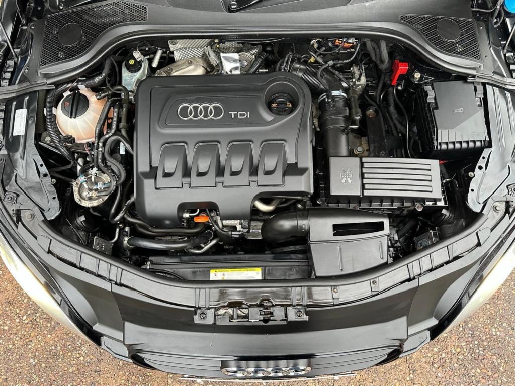 AUDI TT 2.0 TDI Black Edition quattro Euro 5 3dr 2013