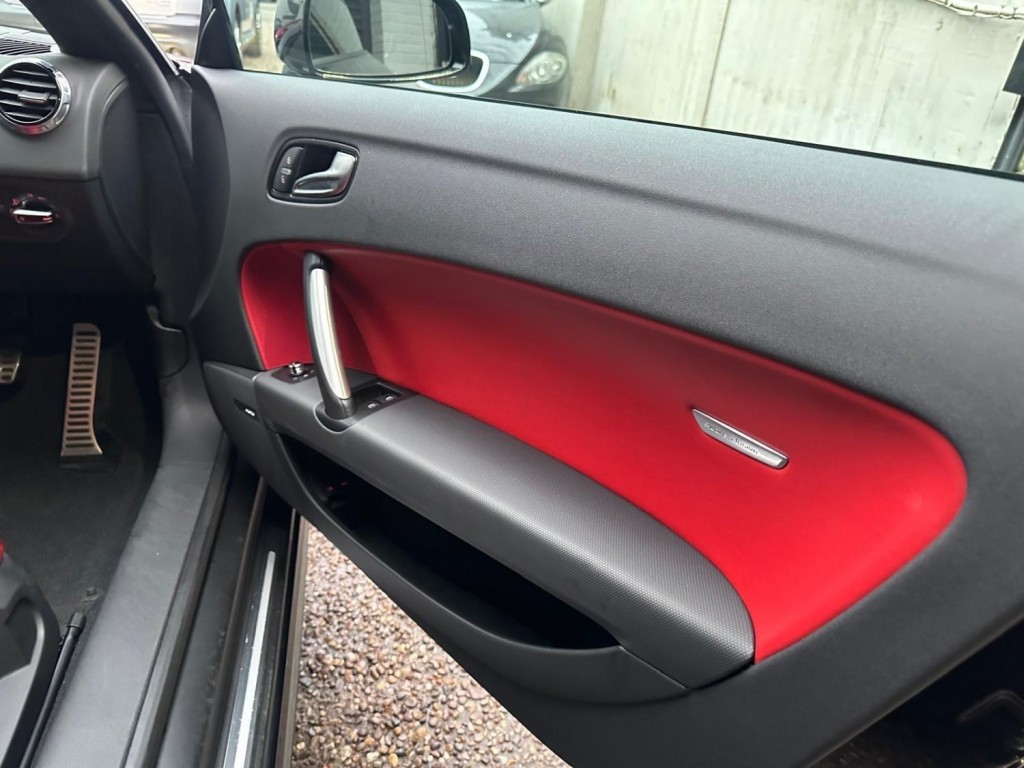 AUDI TT 2.0 TDI Black Edition quattro Euro 5 3dr 2013